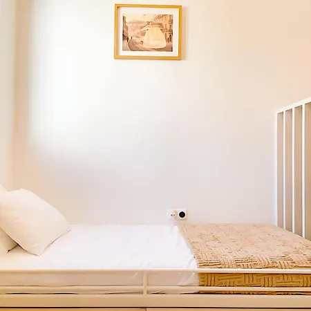 Entire 2 Bedroom Family Friendly House In Belem 3 To 5 Guests * Lissabon