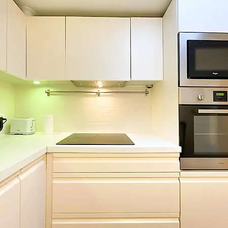 Entire 2 Bedroom Family Friendly House In Belem 3 To 5 Guests * Lisboa
