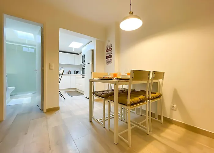 Vakantiehuis Entire 2 Bedroom Family Friendly House In Belem 3 To 5 Guests Lissabon