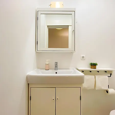 Entire 2 Bedroom Family Friendly House In Belem 3 To 5 Guests Nyaraló Lisboa