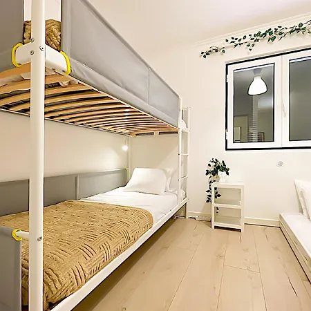 Entire 2 Bedroom Family Friendly House In Belem 3 To 5 Guests Лиссабон