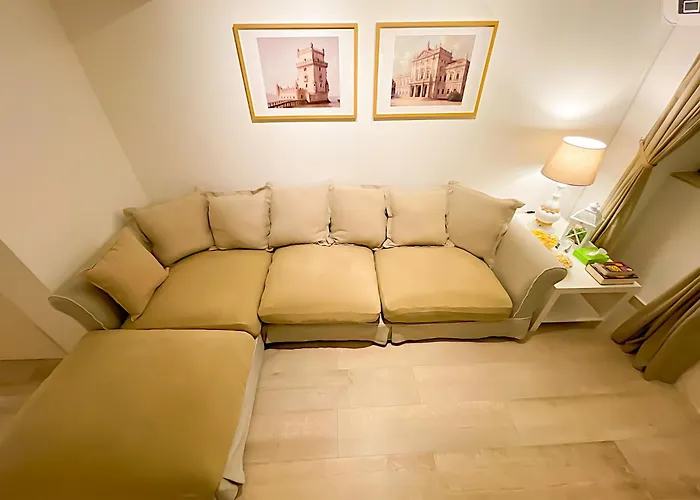 Entire 2 Bedroom Family Friendly House In Belem 3 To 5 Guests בית נופש